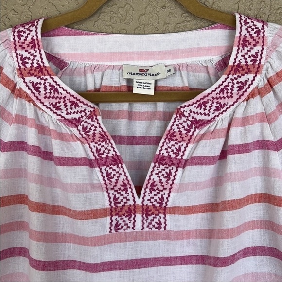 Vineyard Vines Cotton Linen Blend Embroidered Detail Gustavia Stripe Top - Picture 2 of 9